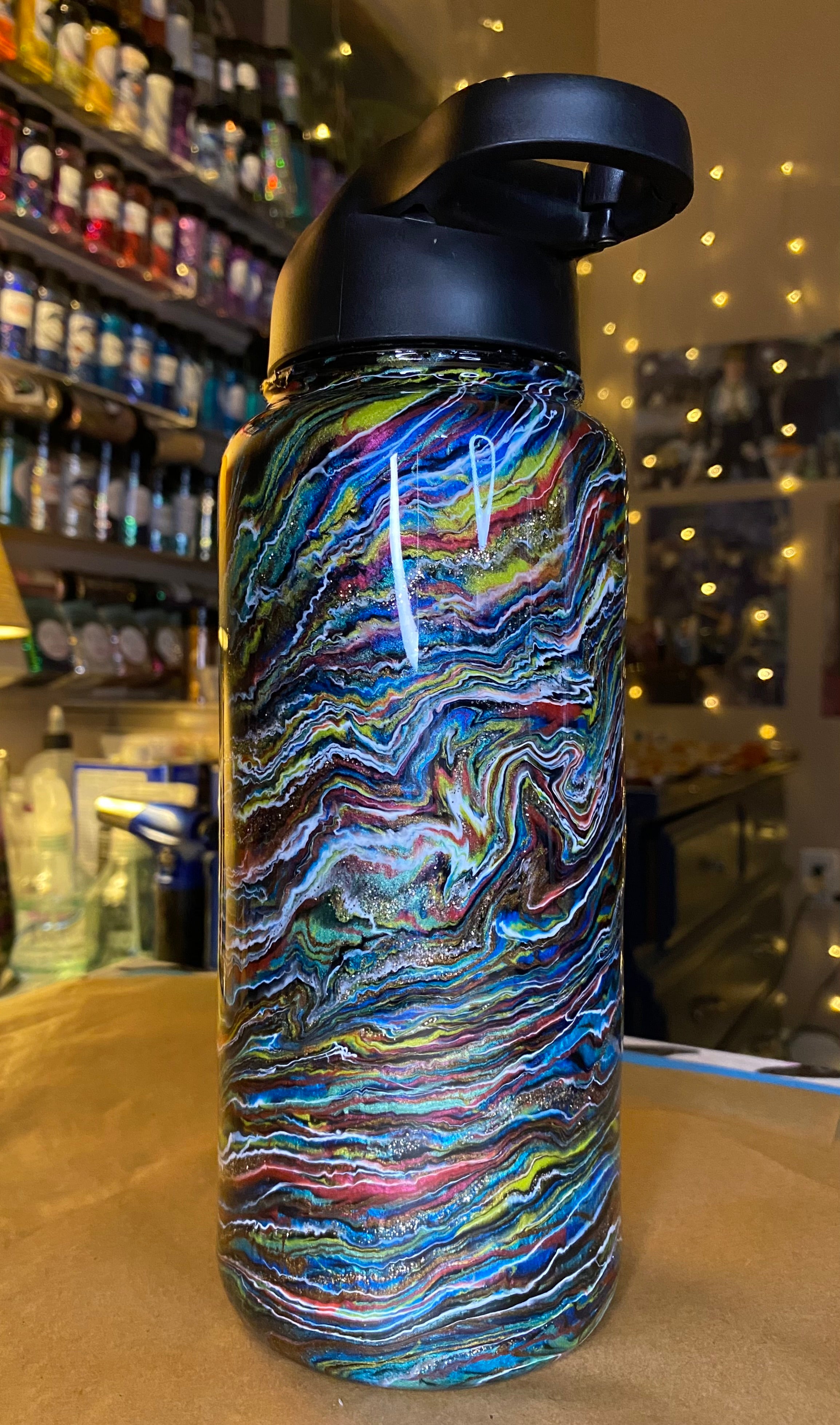 32 oz. NEWLY UPDATED Duo Hydro Water Bottle PGS Blurred Lines (Multi-Colored)