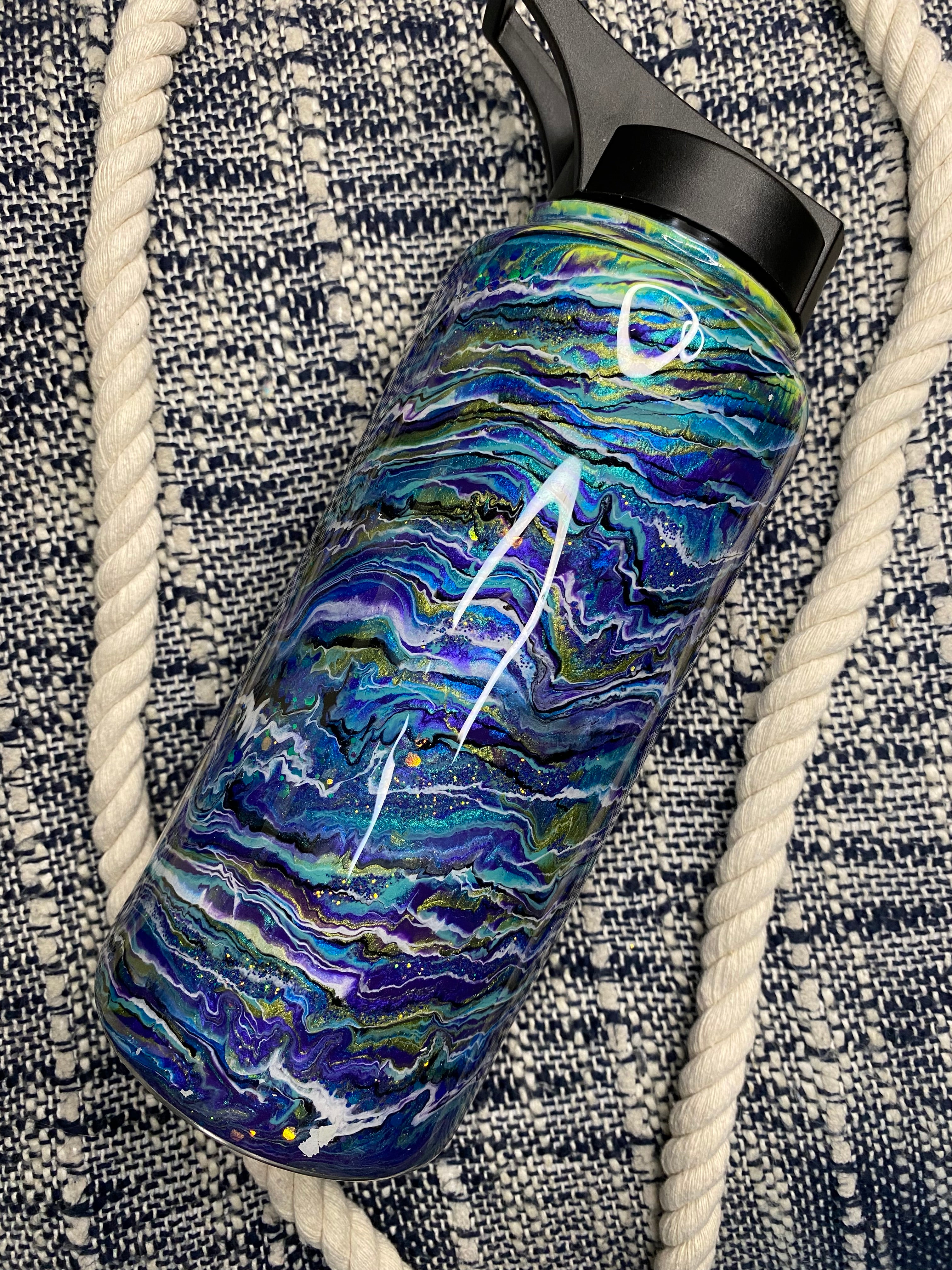 54. 32 oz. Duo Hydro Water Bottle (PURPLE LIME Blurred Lines)