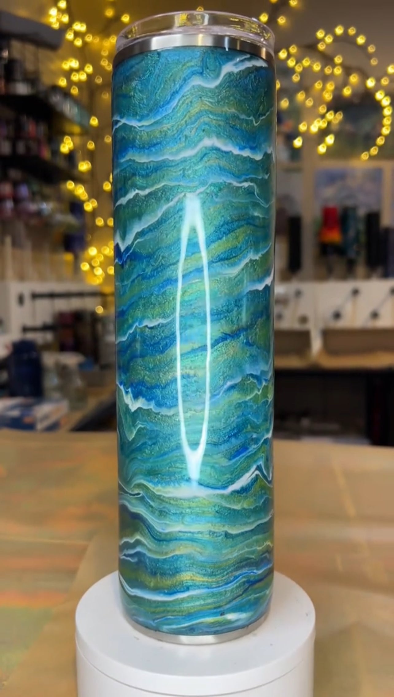 32 oz. Tipsy Magnolia Plump -  *New* Light Turquoise & Blue Blurred Lines