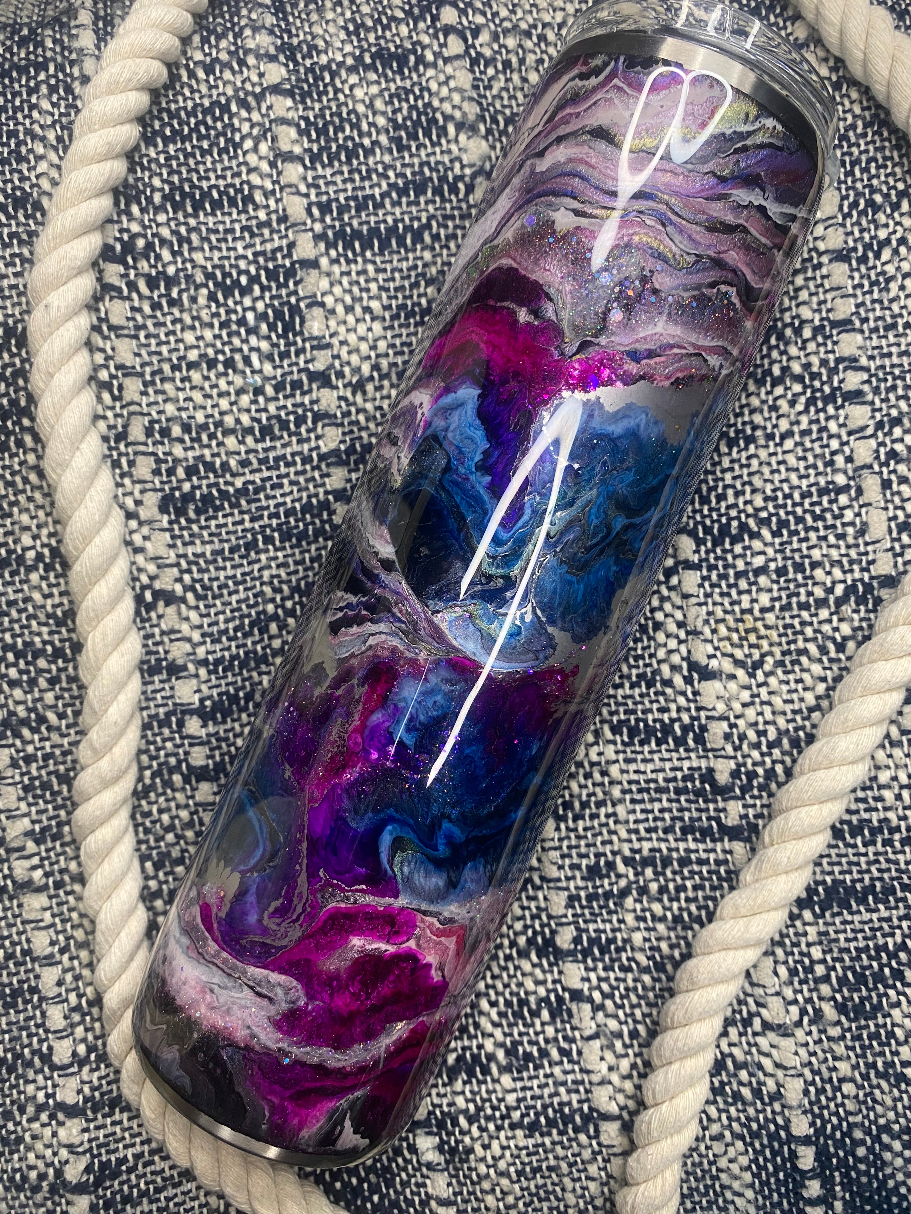 58. 32 oz. Plump Tipsy Magnolia (SILVER GEODE Lemon Goose)