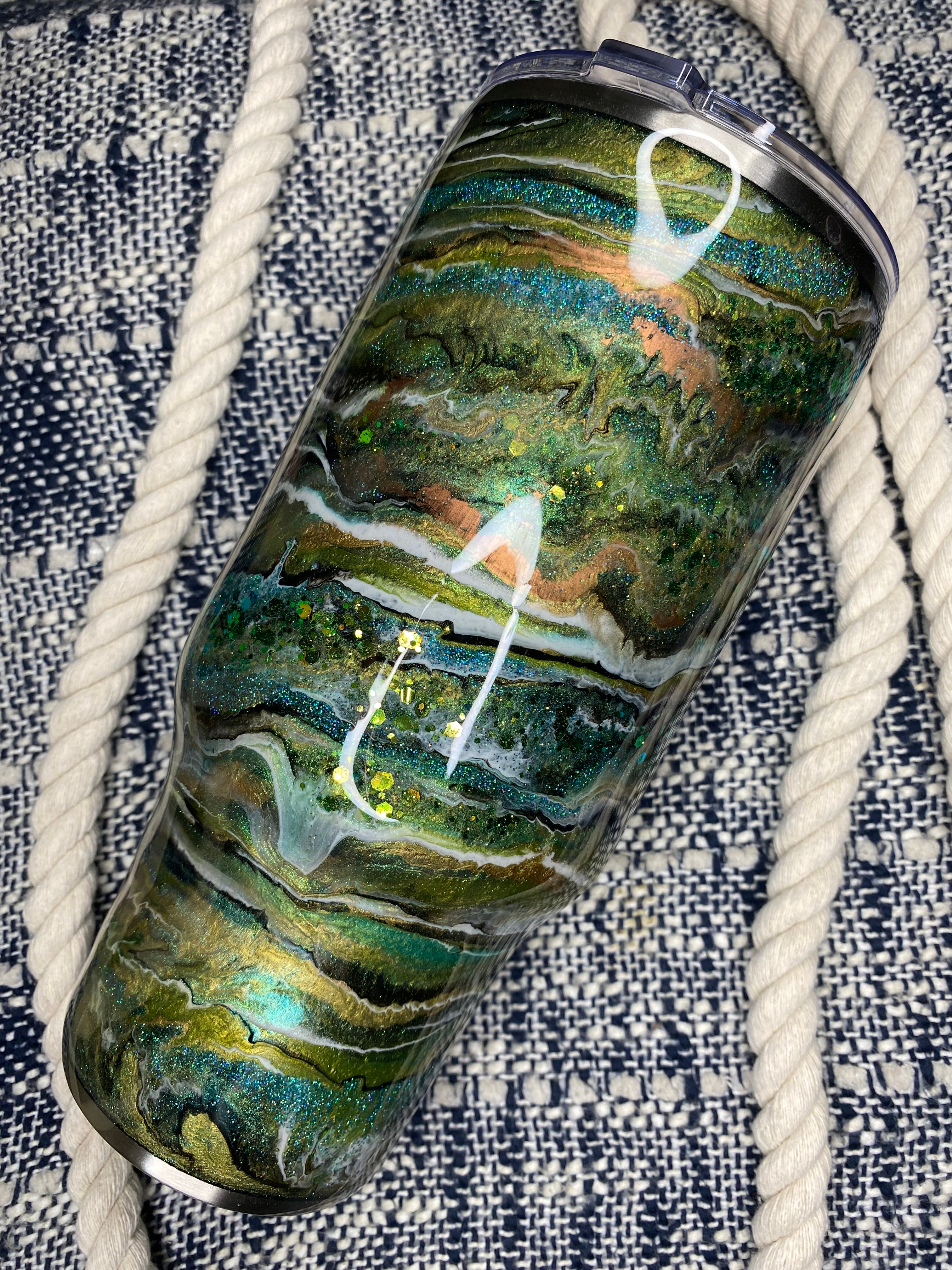 "True 32" 32 oz. Tipsy Magnolia (GREENER PASTURES Lemon Goose Mashup)