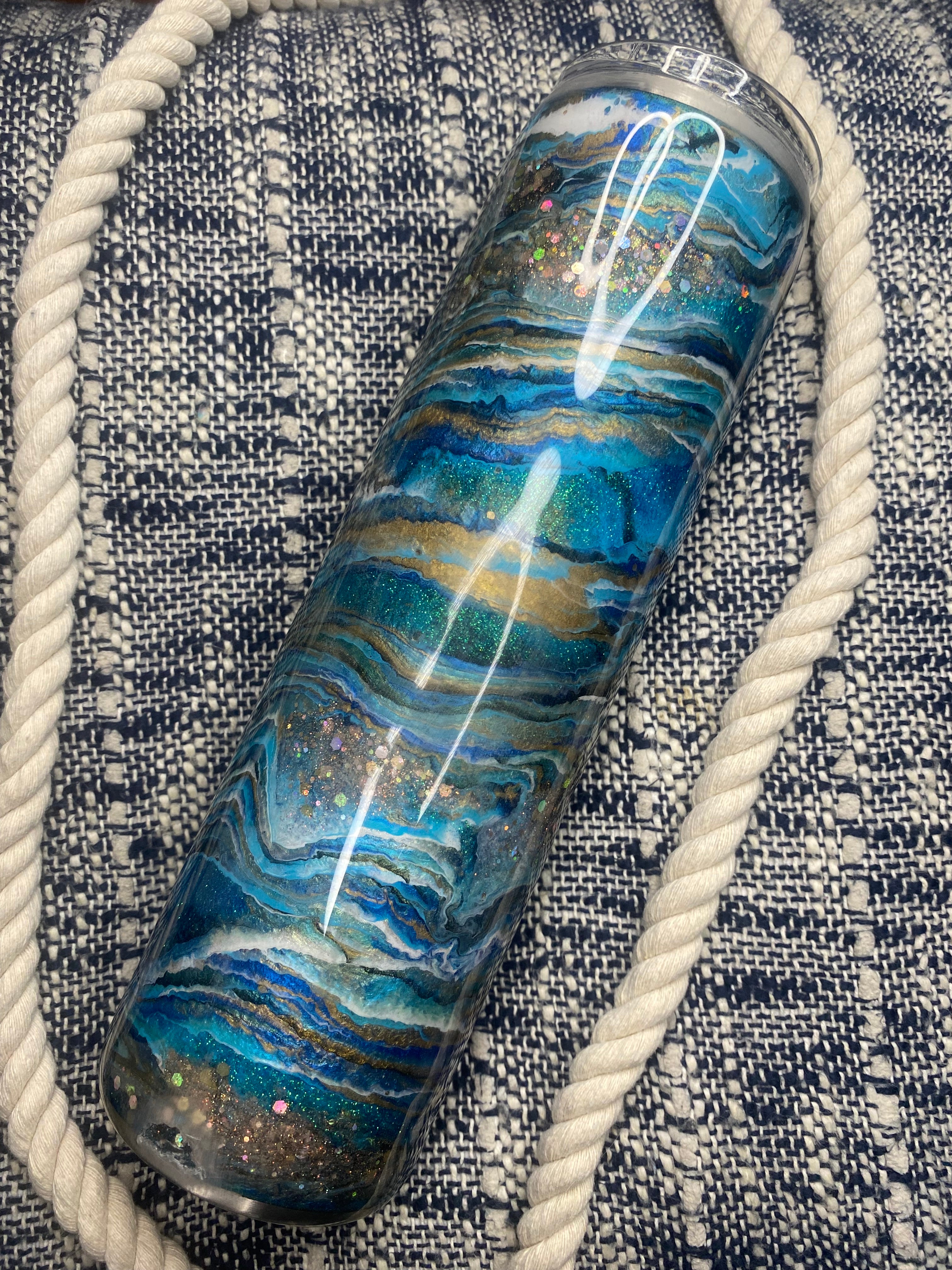 32 oz. Plump Tipsy Magnolia (BEACHY BLUE Lemon Goose)